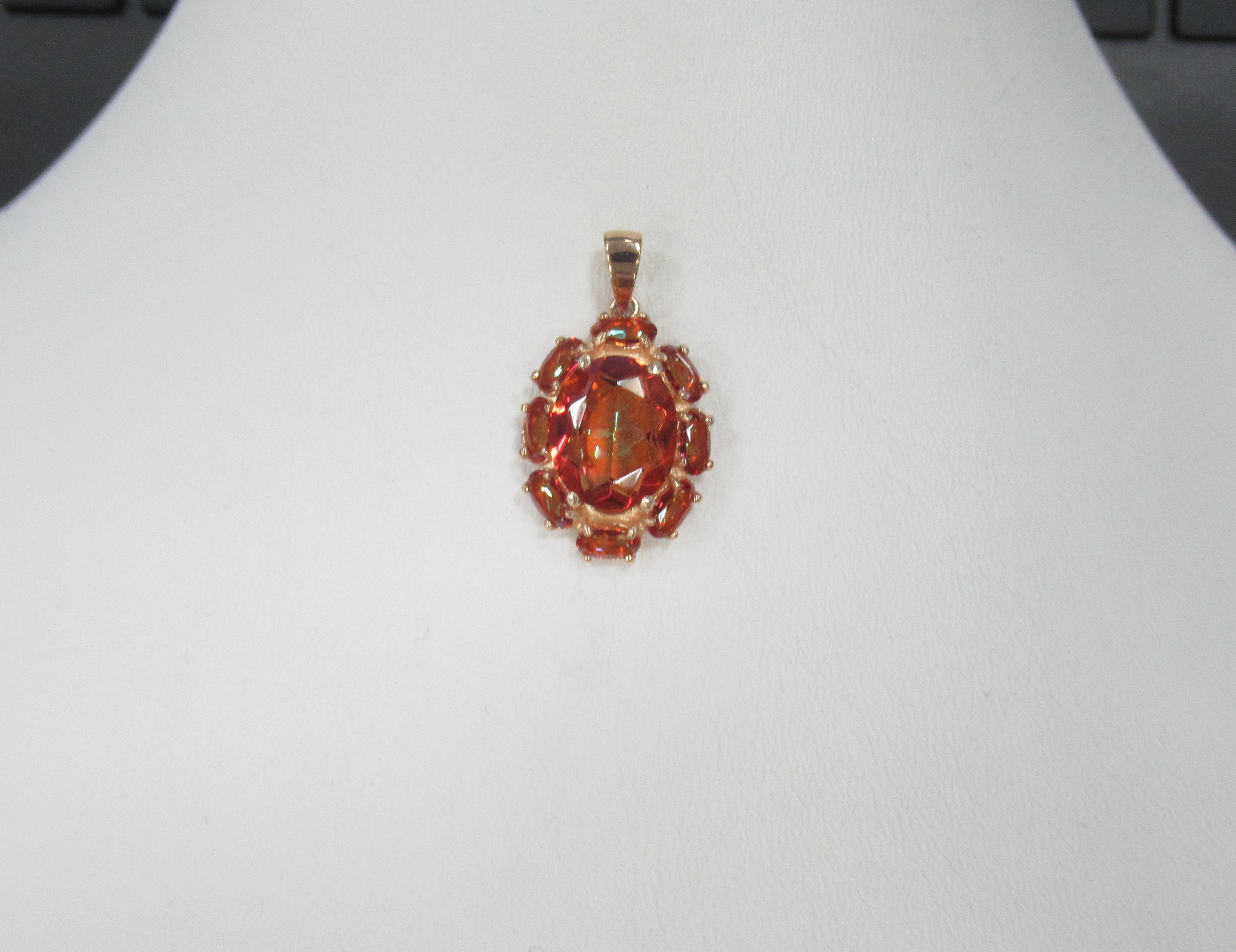 Серебряная подвеска с оранжевым горным хрусталем